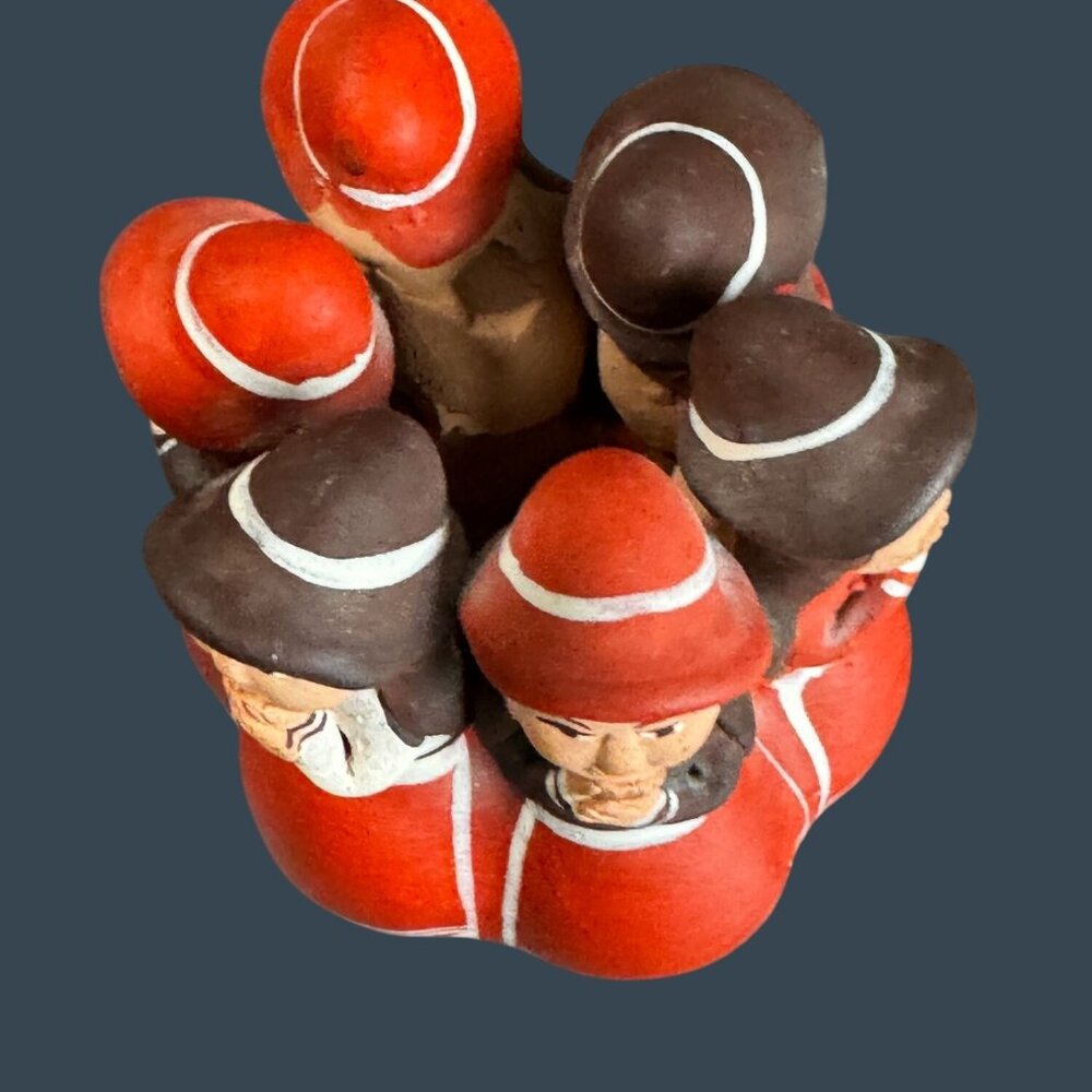 Peruvian Andean Clay Circle Of Friends Pottery Sculpture 5 Women Red Hats 3 1/4" - Picture 5 of 6